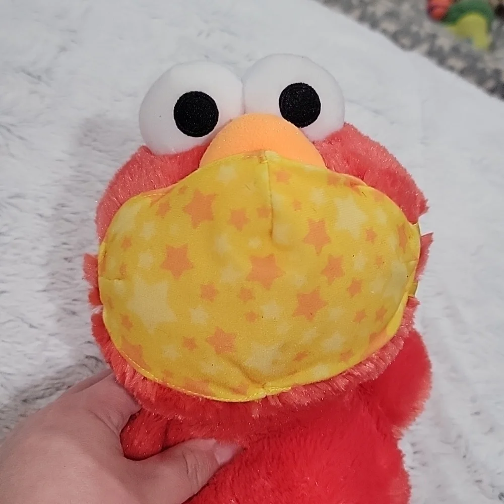 Sesame Street Heroes Wear Mask Elmo